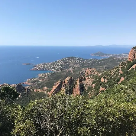 Agay, Cap Esterel, Magnifique Vue Panoramique Et Esterel, Terrasse, Piscines, Parking, Dernier Etage, 3 Etoiles