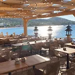Agay, Cap Esterel, Magnifique Vue Panoramique Et Massif De L'esterel, Terrasse Sud, Accès 5 Piscines, Parking, Dernier étage, Classé 3 étoiles, Site Naturel De Rêve Appartement