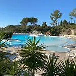 Agay, Cap Esterel, Magnifique Vue Panoramique Et Massif De L'esterel, Terrasse Sud, Accès 5 Piscines, Parking, Dernier étage, Classé 3 étoiles, Site Naturel De Rêve