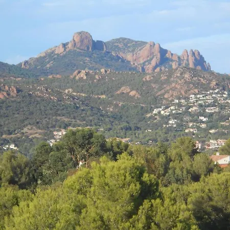 Cap Esterel: Panoramic Sea View Retreat Apartment
