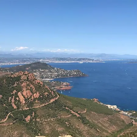 Agay, Cap Esterel, Magnifique Vue Panoramique Et Esterel, Terrasse, Piscines, Parking, Dernier Etage, 3 Etoiles