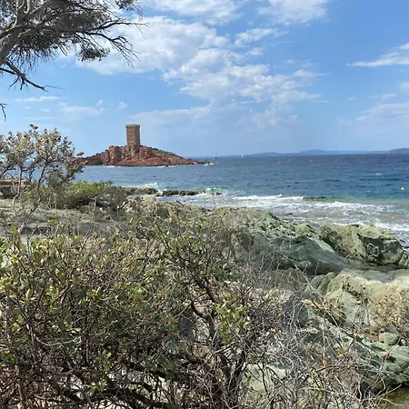 Cap Esterel: Panoramic Sea View Retreat Apartment *