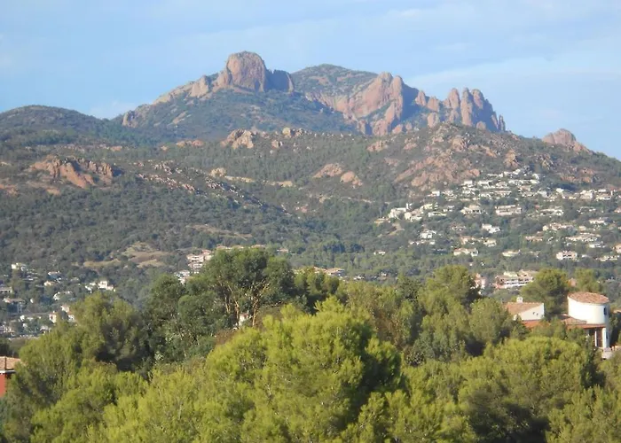Agay, Cap Esterel, Magnifique Vue Panoramique Et Massif De L'esterel, Terrasse Sud, Accès 5 Piscines, Parking, Dernier étage, Classé 3 étoiles, Site Naturel De Rêve Apartamento