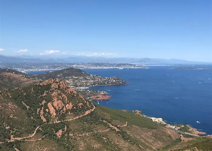 Agay, Cap Esterel, Magnifique Vue Panoramique Et Esterel, Terrasse, Piscines, Parking, Dernier Etage, 3 Etoiles