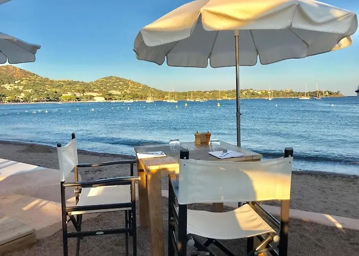 Agay, Cap Esterel, Magnifique Vue Panoramique Et Massif De L'esterel, Terrasse Sud, Accès 5 Piscines, Parking, Dernier étage, Classé 3 étoiles, Site Naturel De Rêve *