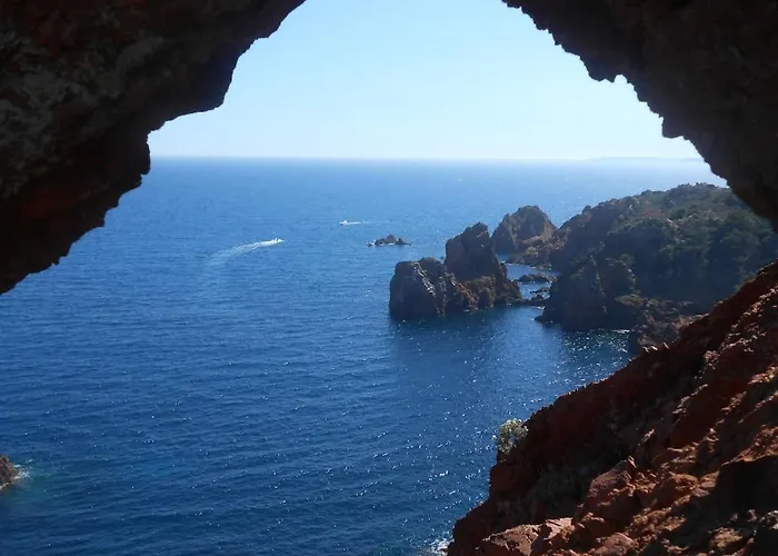 Agay, Cap Esterel, Magnifique Vue Panoramique Et Massif De L'esterel, Terrasse Sud, Accès 5 Piscines, Parking, Dernier étage, Classé 3 étoiles, Site Naturel De Rêve Saint-Raphaël