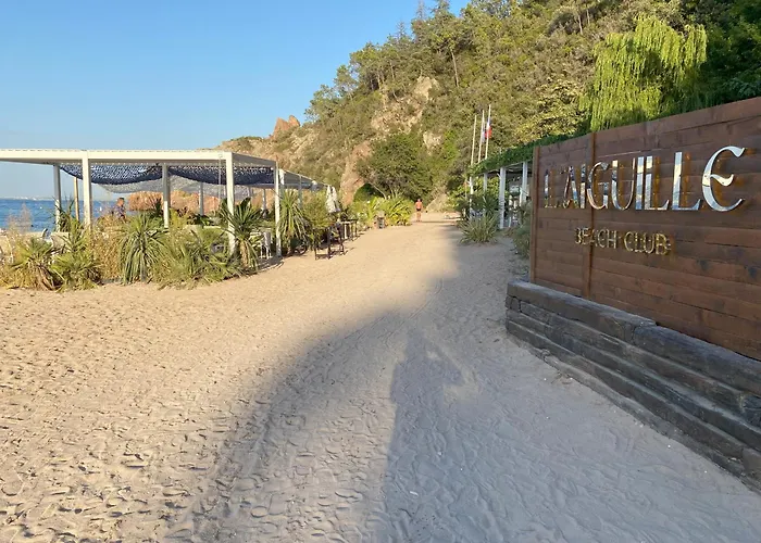 Agay, Cap Esterel, Magnifique Vue Panoramique Et Esterel, Terrasse, Piscines, Parking, Dernier Etage, 3 Etoiles Apartment *