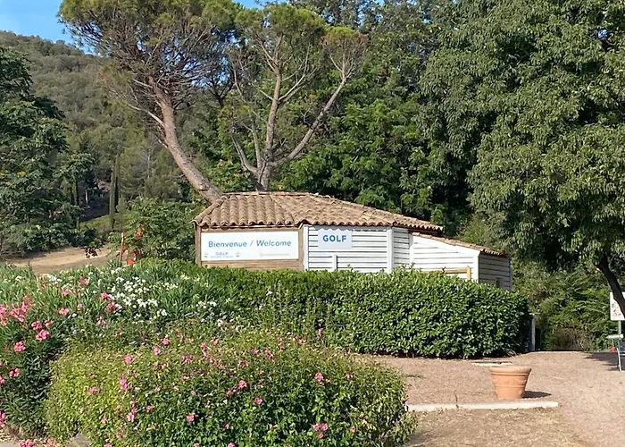 Agay, Cap Esterel, Magnifique Vue Panoramique Et Massif De L'esterel, Terrasse Sud, Accès 5 Piscines, Parking, Dernier étage, Classé 3 étoiles, Site Naturel De Rêve Apartamento