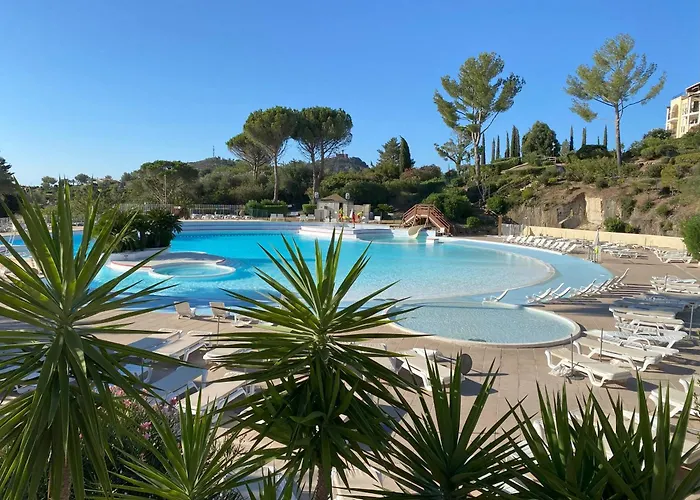 Agay, Cap Esterel, Magnifique Vue Panoramique Et Esterel, Terrasse, Piscines, Parking, Dernier Etage, 3 Etoiles